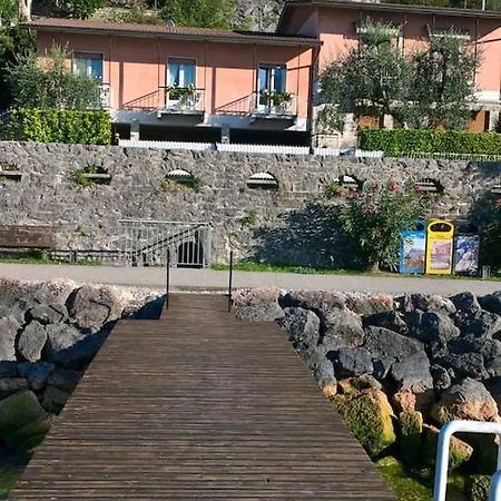 Villa Sul Lago Con Pontile Privato A Brenzone Sul Garda - Unique And Exclusive Экстерьер фото