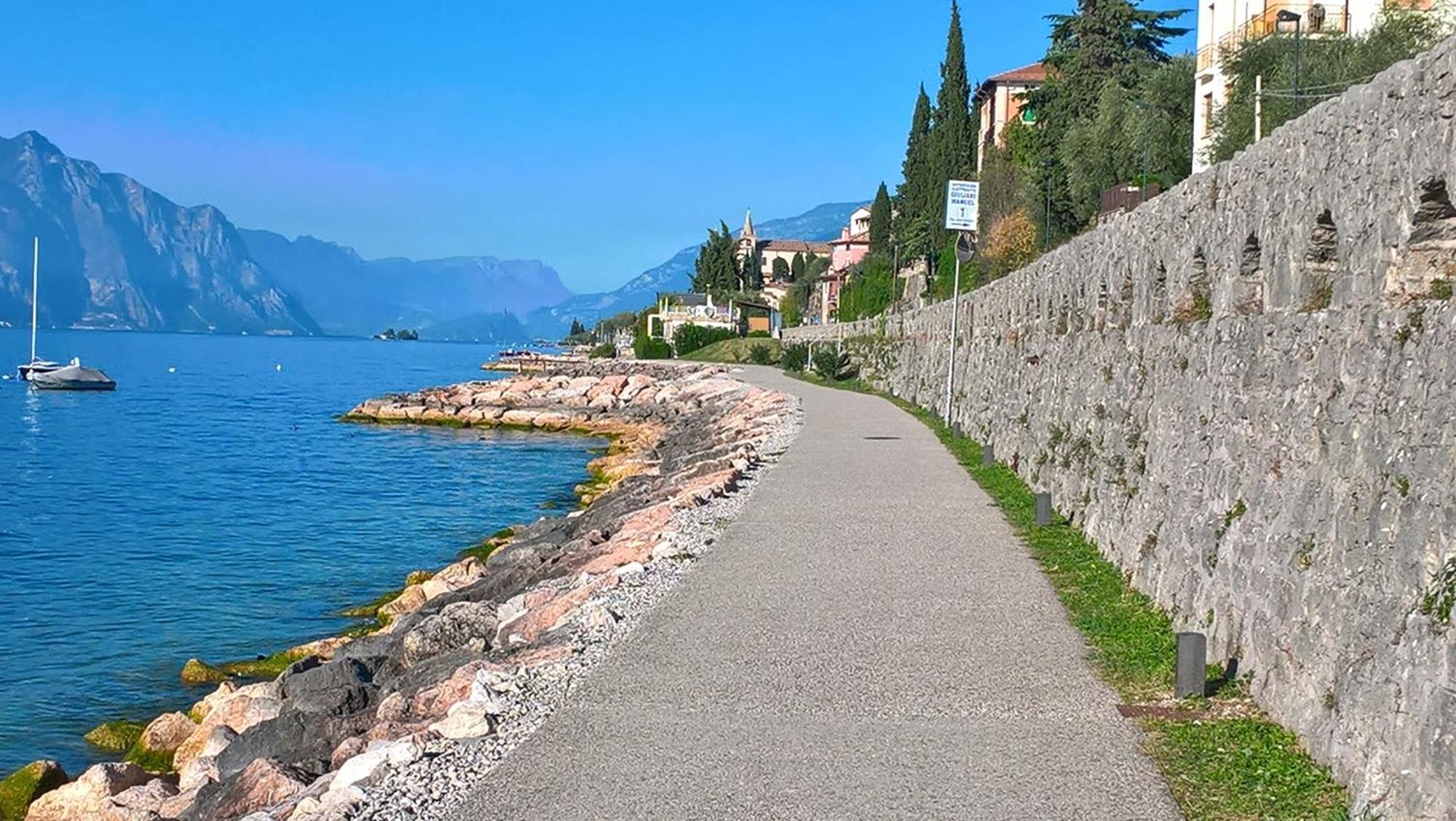 Villa Sul Lago Con Pontile Privato A Brenzone Sul Garda - Unique And Exclusive Экстерьер фото