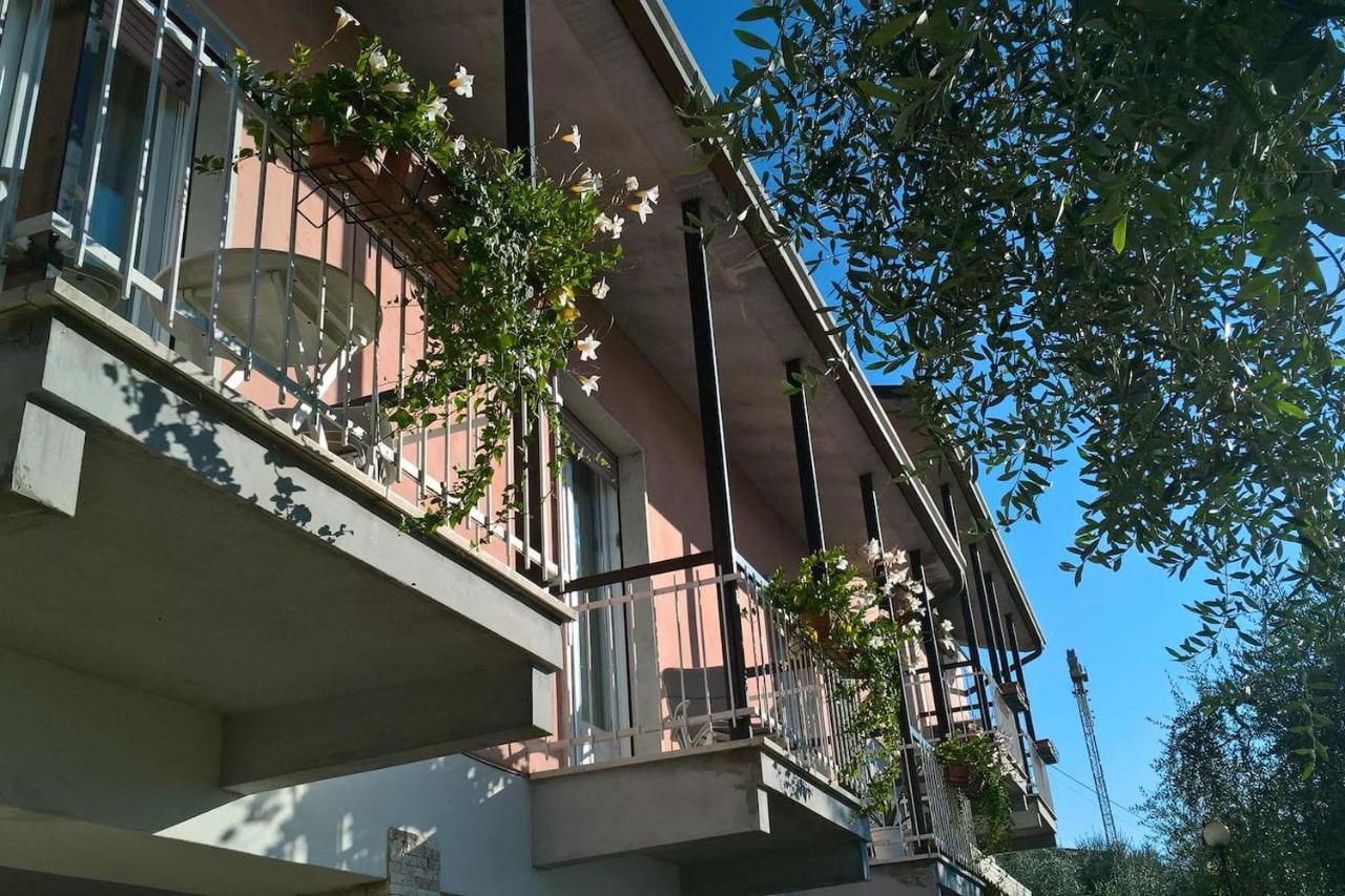 Villa Sul Lago Con Pontile Privato A Brenzone Sul Garda - Unique And Exclusive Экстерьер фото