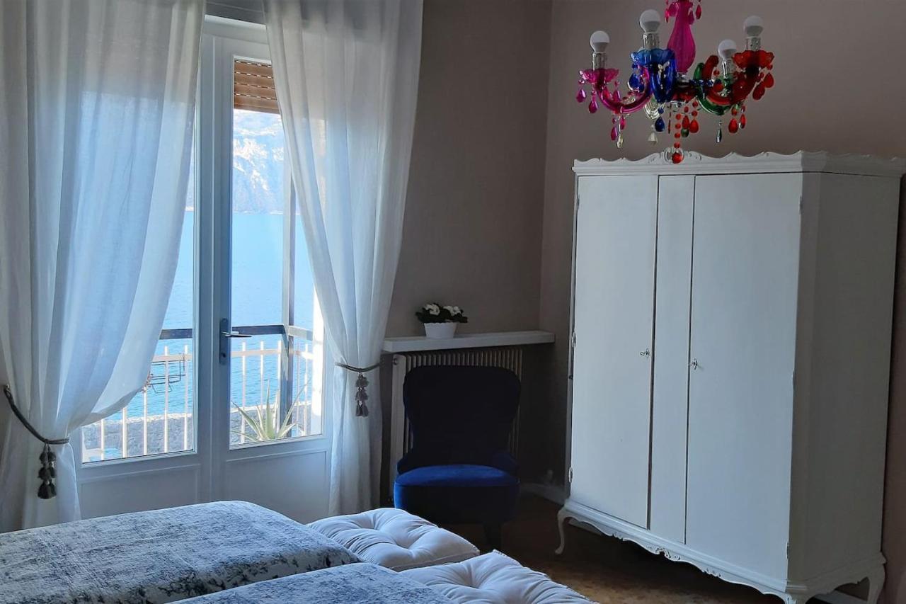 Villa Sul Lago Con Pontile Privato A Brenzone Sul Garda - Unique And Exclusive Экстерьер фото