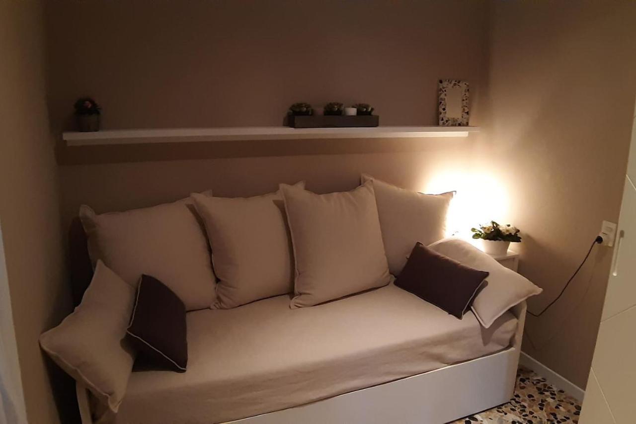 Villa Sul Lago Con Pontile Privato A Brenzone Sul Garda - Unique And Exclusive Экстерьер фото