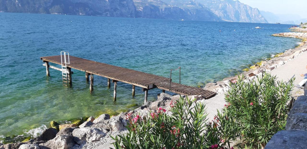 Villa Sul Lago Con Pontile Privato A Brenzone Sul Garda - Unique And Exclusive Экстерьер фото